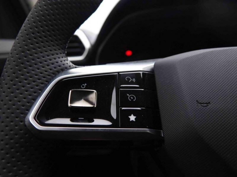 Photo 15 de l'offre de MG Motor ZS 1.5i 115 Comfort à 23502€ chez Carlyss automobiles Vitré