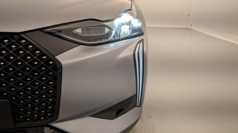 Photo 21 de l'offre de DS DS3 PureTech 130 EAT8 Esprit de Voyage à 20766€ chez Carlyss automobiles Vitré