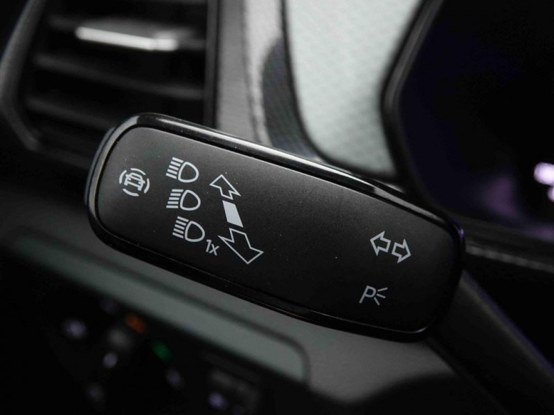 Photo 15 de l'offre de VOLKSWAGEN T-cross 1.0TSI 115 Life à 24032€ chez Carlyss automobiles Vitré