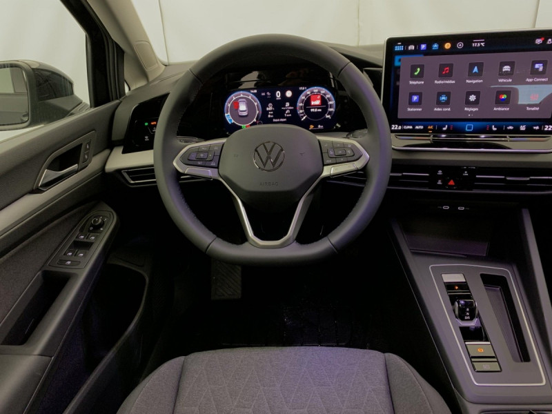 Photo 8 de l'offre de VOLKSWAGEN GOLF 8 1.5 ETSI EVO2 150 DSG7 LIFE PLUS à 32098€ chez Carlyss automobiles Vitré