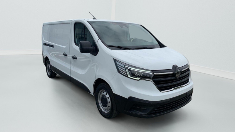 Photo 1 de l'offre de RENAULT TRAFIC FOURGON L2H1 3T BLUE DCI 150 AUTO ADVANCE à 34137€ chez Carlyss automobiles Vitré