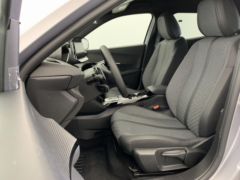 Photo 7 de l'offre de PEUGEOT 2008 Hybrid 145 e-DCS6 Allure à 26498€ chez Carlyss automobiles Vitré