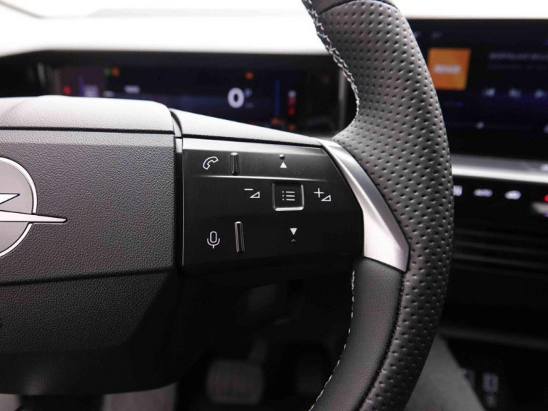 Photo 16 de l'offre de OPEL Grandland 1.2 T Hybrid 145 GS à 35398€ chez Carlyss automobiles Vitré