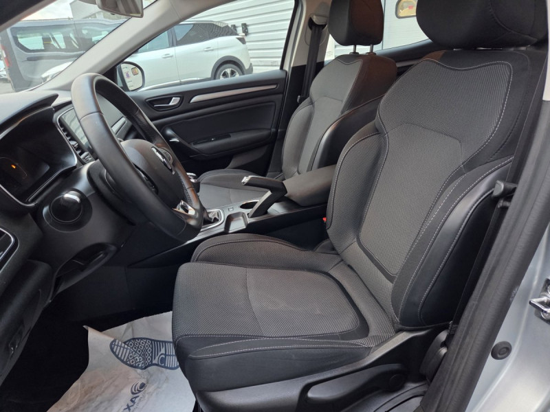 Photo 7 de l'offre de Renault Mégane Berline (4) evolution Blue dCi 115 à 14990€ chez Carlyss automobiles Vitré