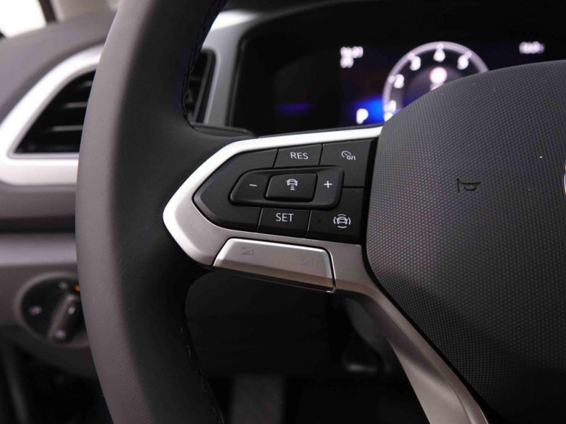 Photo 12 de l'offre de VOLKSWAGEN T-roc 1.5 TSi 150 DSG Life à 32898€ chez Carlyss automobiles Vitré