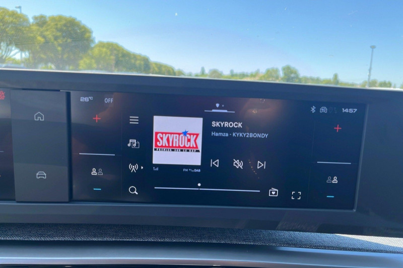 Photo 18 de l'offre de PEUGEOT 3008 Hybrid 145 e-DCS6 Allure à 28998€ chez Carlyss automobiles Vitré