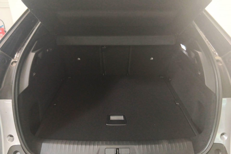 Photo 13 de l'offre de PEUGEOT 3008 Hybrid 136 e-DCS6 GT à 33898€ chez Carlyss automobiles Vitré