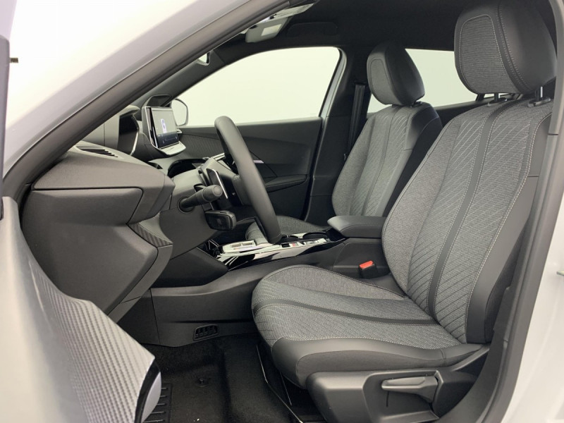 Photo 11 de l'offre de PEUGEOT 2008 Hybrid 145 e-DCS6 Allure à 26498€ chez Carlyss automobiles Vitré