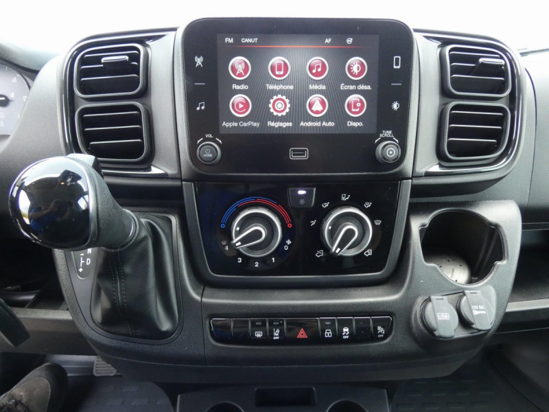 Photo 18 de l'offre de CITROEN Jumper Fourgon TOLE 35 L3H2 180 S&S BVA8 à 32637€ chez Carlyss automobiles Vitré