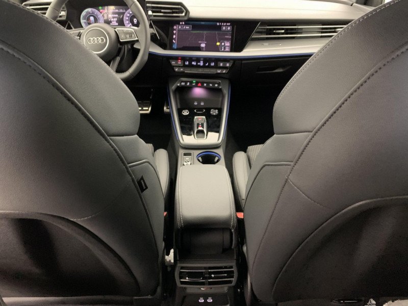 Photo 15 de l'offre de AUDI A3 SPORTBACK NOUVELLE 45 TFSI E HYBRIDE RECHARGEABLE 272 S TRONIC 6 S LINE à 45498€ chez Carlyss automobiles Vitré