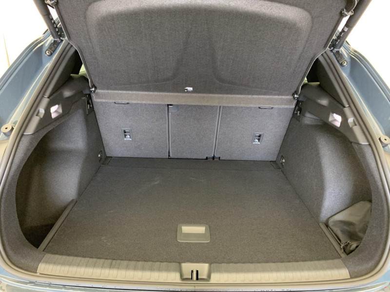 Photo 11 de l'offre de Cupra Terramar 1.5 eTSI Hybrid 150 ch DSG7 V à 35998€ chez Carlyss automobiles Vitré