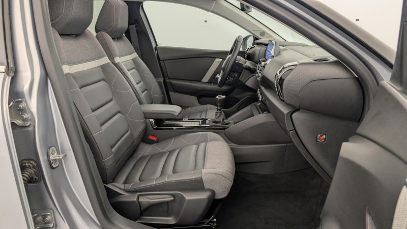 Photo 9 de l'offre de CITROEN C4 PureTech 130 S&S BVM6 Shine à 17552€ chez Carlyss automobiles Vitré