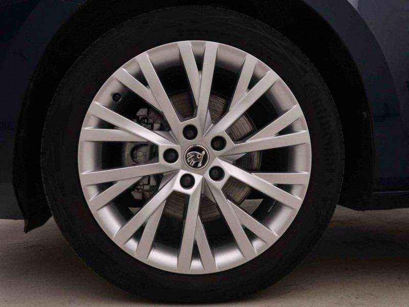 Photo 25 de l'offre de SKODA Superb 1.4 TSi 218 PHEV Combi Edition à 32177€ chez Carlyss automobiles Vitré