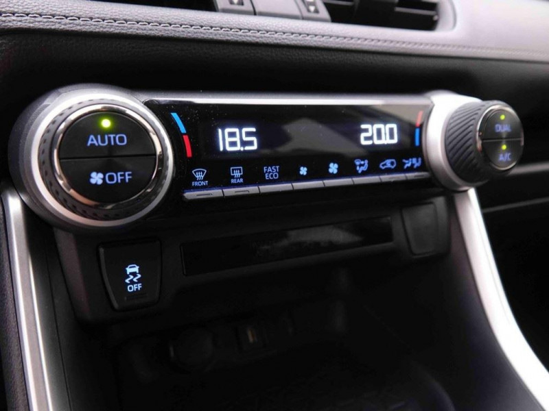 Photo 15 de l'offre de TOYOTA RAV-4 2.5 HEV 218 Dynamic à 37598€ chez Carlyss automobiles Vitré