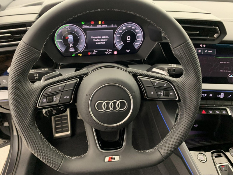 Photo 28 de l'offre de AUDI A3 SPORTBACK NOUVELLE 45 TFSI E HYBRIDE RECHARGEABLE 272 S TRONIC 6 S LINE à 43998€ chez Carlyss automobiles Vitré