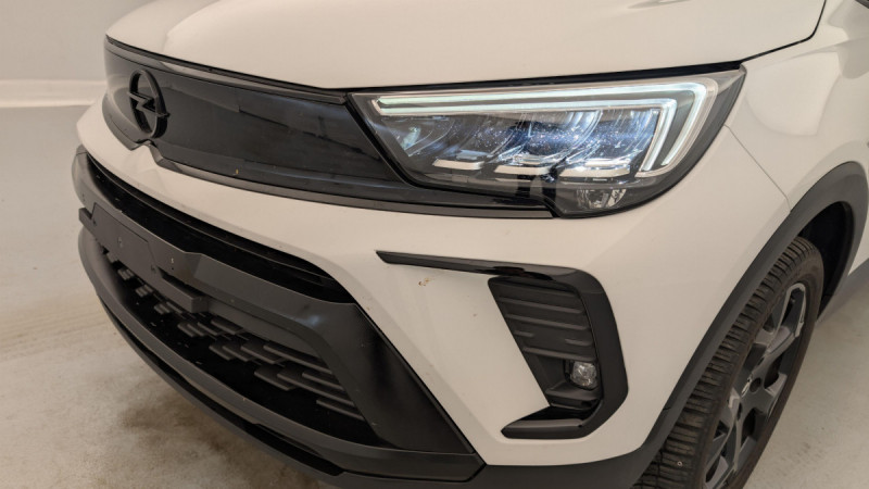 Photo 22 de l'offre de OPEL Crossland 1.2 Turbo 130 ch BVA6 GS Line à 14998€ chez Carlyss automobiles Vitré