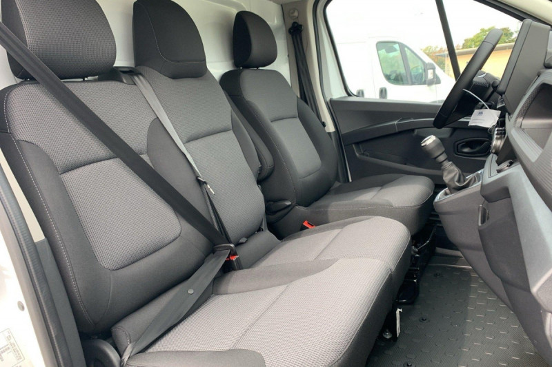 Photo 14 de l'offre de RENAULT TRAFIC FOURGON L2H1 3T BLUE DCI 150 GSR2 ADVANCE à 30837€ chez Carlyss automobiles Vitré