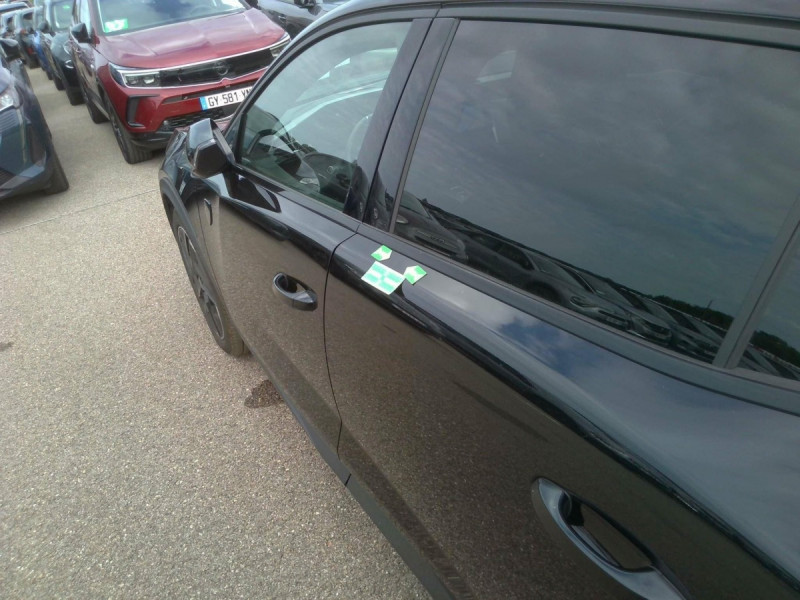 Photo 9 de l'offre de Peugeot 408 Hybrid 136 e-DCS6 GT à 29798€ chez Carlyss automobiles Vitré