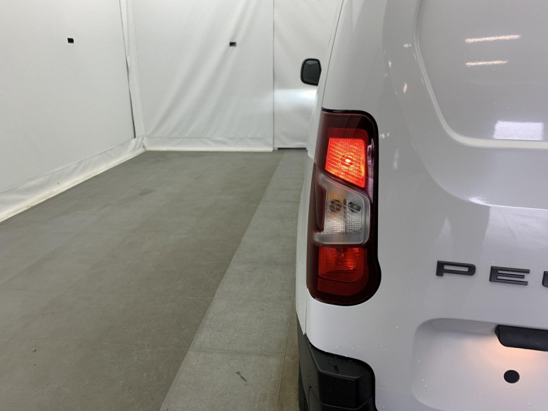 Photo 20 de l'offre de PEUGEOT Partner Fourgon M 650 KG BLUEHDI 130 S&S EAT8 à 21837€ chez Carlyss automobiles Vitré