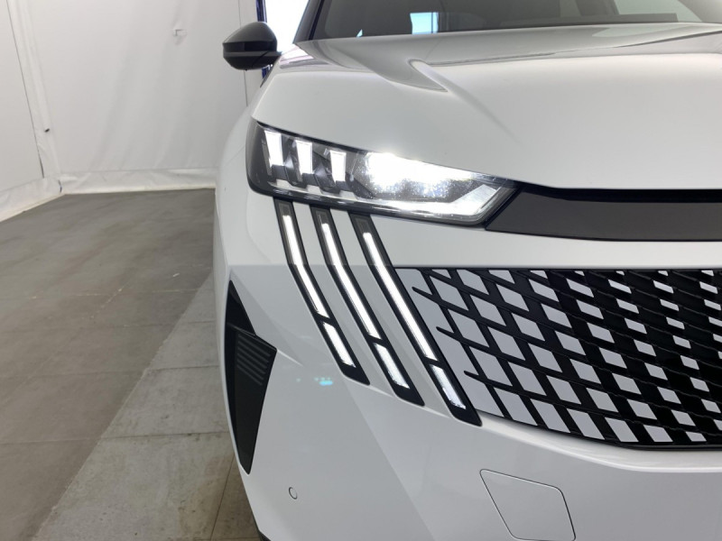 Photo 15 de l'offre de PEUGEOT 3008 Hybrid 145 e-DCS6 GT à 34998€ chez Carlyss automobiles Vitré