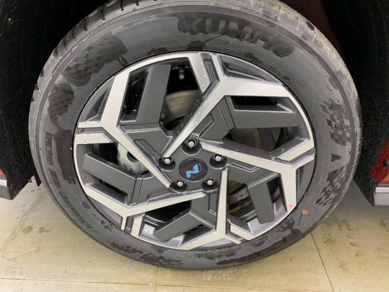 Photo 21 de l'offre de HYUNDAI KONA HYBRID 129 CREATIVE N Line à 28518€ chez Carlyss automobiles Vitré