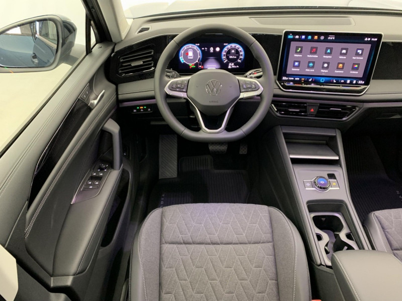 Photo 13 de l'offre de VOLKSWAGEN TIGUAN NOUVEAU 1.5 eTSI 150CV DSG7 LIFE PLUS à 37998€ chez Carlyss automobiles Vitré
