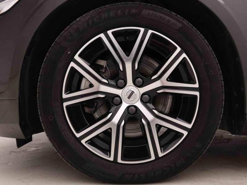 Photo 13 de l'offre de VOLVO S60 2.0 MHEV 197 Core à 34624€ chez Carlyss automobiles Vitré