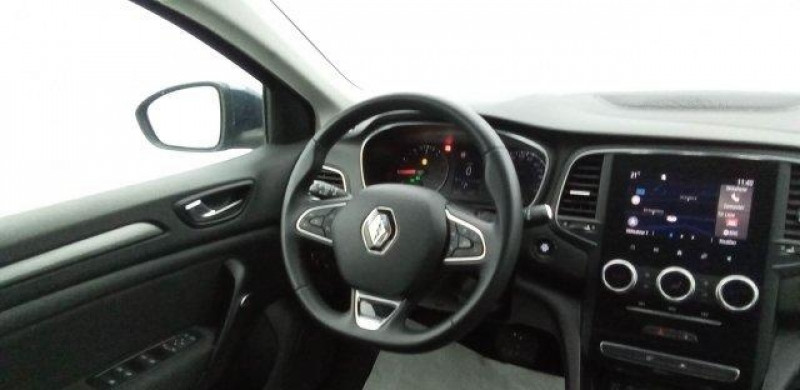 Photo 5 de l'offre de RENAULT Megane IV Estate Mégane IV Estate TCe 140 EDC FAP - 21N Business à 19598€ chez Carlyss automobiles Vitré