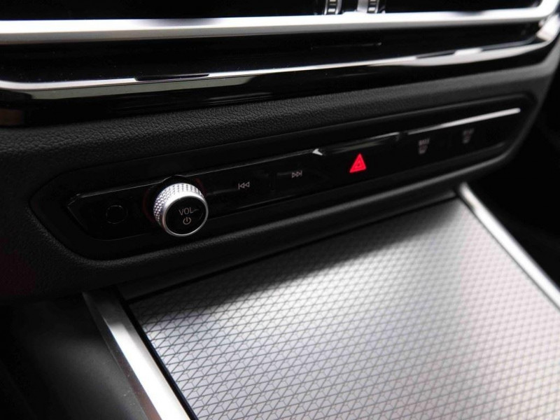 Photo 12 de l'offre de Bmw 3 320dA 190 MHEV Touring M Sport à 44901€ chez Carlyss automobiles Vitré