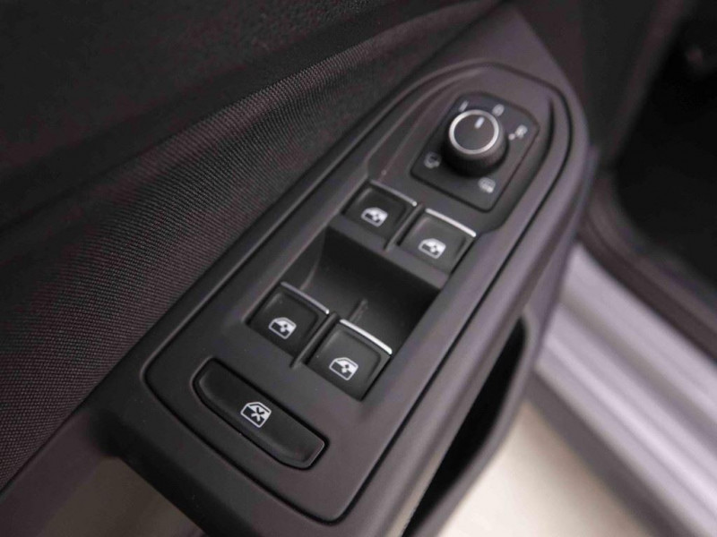 Photo 26 de l'offre de Volkswagen Golf GTi 2.0 TSi 245 DSG Black Style à 31114€ chez Carlyss automobiles Vitré