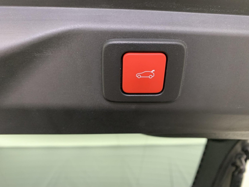 Photo 20 de l'offre de PEUGEOT 3008 Hybrid 145 e-DCS6 GT à 32958€ chez Carlyss automobiles Vitré