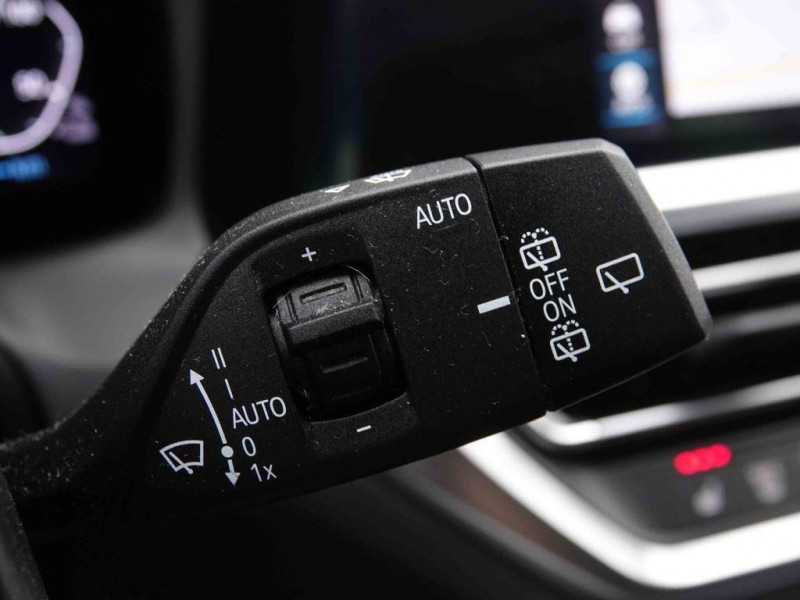 Photo 16 de l'offre de Bmw 3 330e PHEV 292 Touring M-Sport à 38602€ chez Carlyss automobiles Vitré