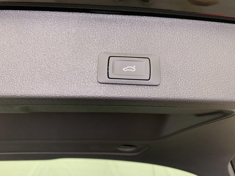 Photo 18 de l'offre de AUDI Q2 35 TFSI 150 S tronic 7 Design à 37098€ chez Carlyss automobiles Vitré