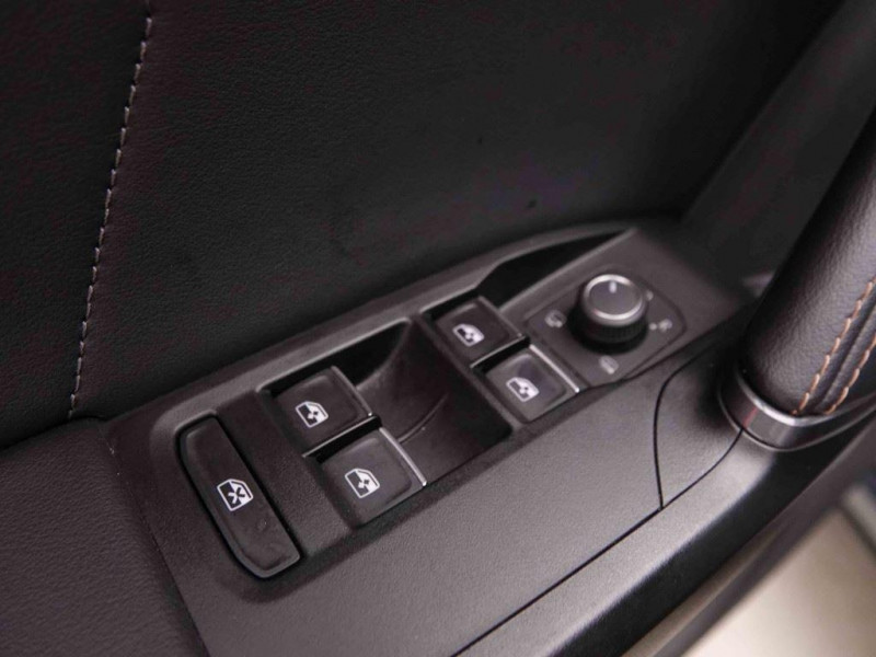 Photo 16 de l'offre de CUPRA Formentor 1.4 TSi 204 PHEV DSG à 29698€ chez Carlyss automobiles Vitré