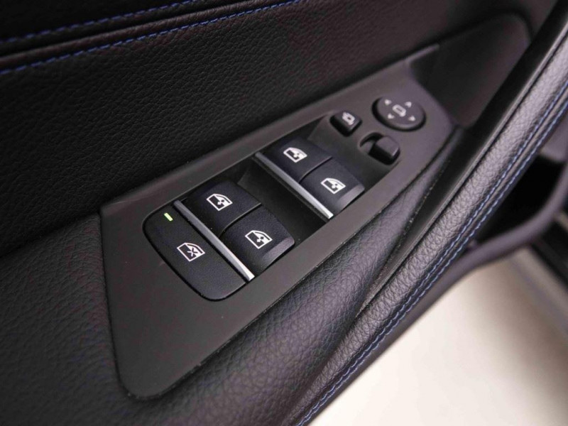 Photo 19 de l'offre de Bmw 5 520i 184 Touring Steptronic M-Pack à 43298€ chez Carlyss automobiles Vitré