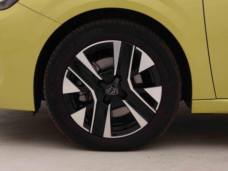 Photo 5 de l'offre de PEUGEOT 208 1.2 puretech 100 allure à 17932€ chez Carlyss automobiles Vitré