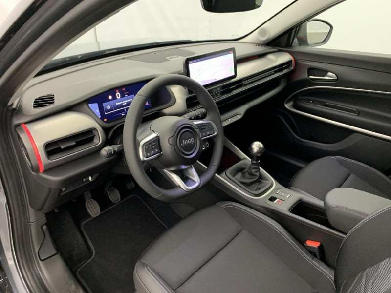 Photo 15 de l'offre de Jeep Avenger 1.2 Turbo T3 100 ch Summit à 23998€ chez Carlyss automobiles Vitré