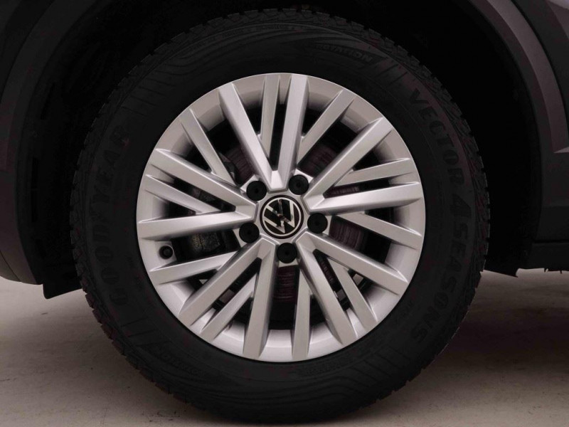 Photo 15 de l'offre de VOLKSWAGEN T-roc 1.0 TSi 115 Life à 27698€ chez Carlyss automobiles Vitré