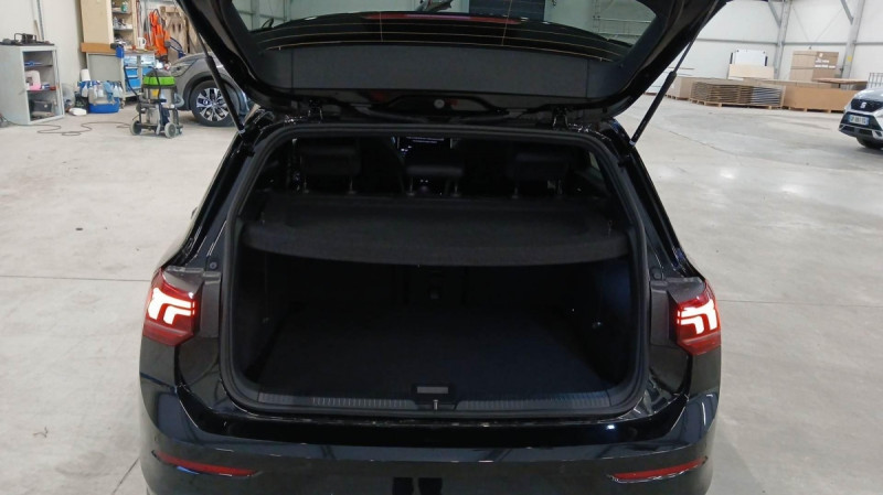 Photo 4 de l'offre de VOLKSWAGEN GOLF Golf 2.0 TDI 150 DSG7 R-Line à 37498€ chez Carlyss automobiles Vitré