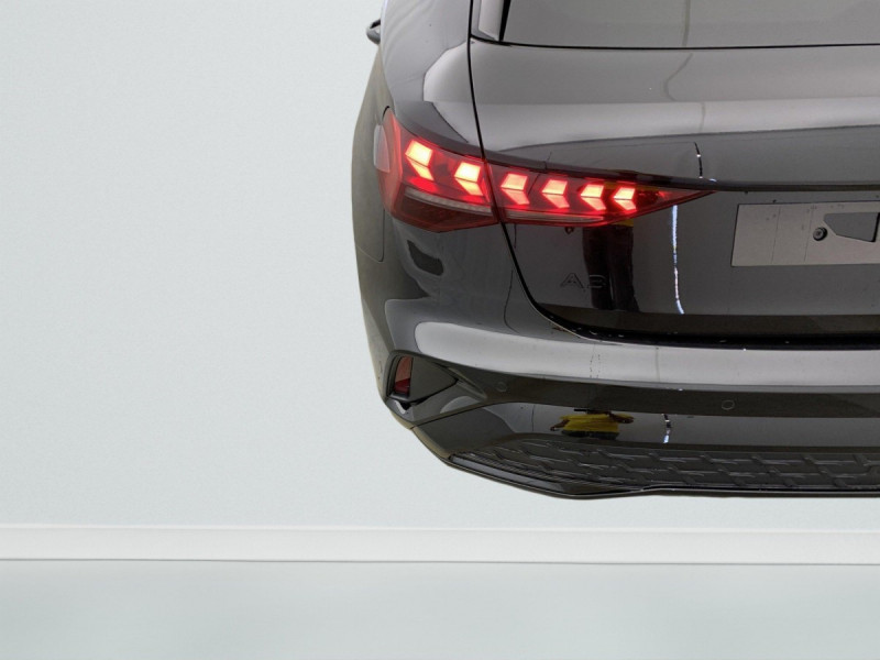 Photo 11 de l'offre de AUDI A3 SPORTBACK NOUVELLE 45 TFSI E HYBRIDE RECHARGEABLE 272 S TRONIC 6 S LINE à 43998€ chez Carlyss automobiles Vitré