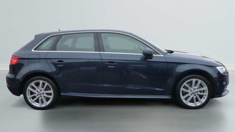 Photo 3 de l'offre de AUDI A3 SPORTBACK A3 Sportback 40 TFSIe 204 S tronic 6 Design à 21598€ chez Carlyss automobiles Vitré