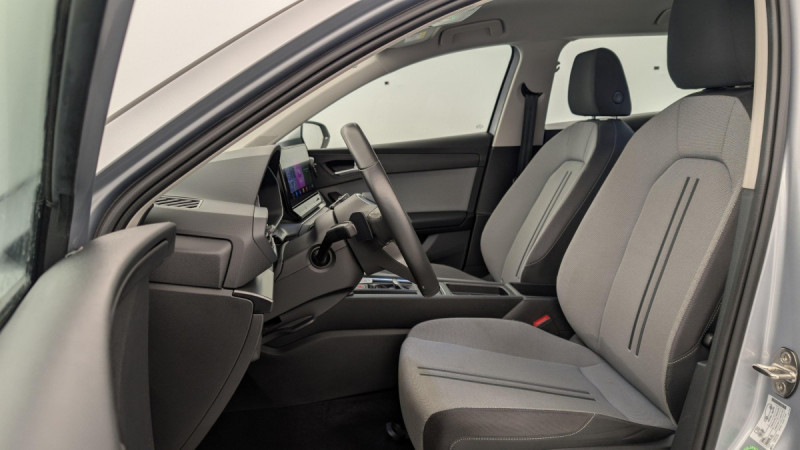 Photo 16 de l'offre de SEAT LEON Sportstourer 1.0 eTSI 110 DSG7 Style à 19090€ chez Carlyss automobiles Vitré