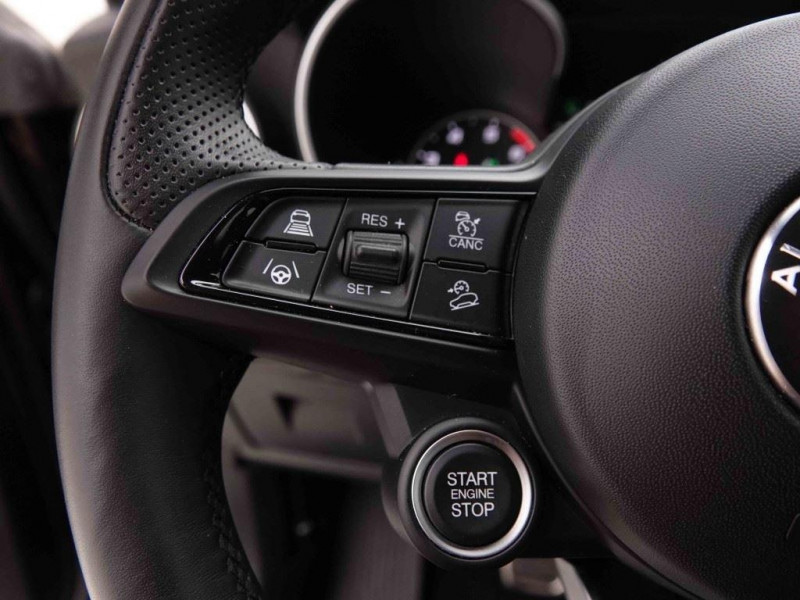 Photo 16 de l'offre de ALFA ROMEO Stelvio 2.0 Turbo AT8 Q4 Ti à 36152€ chez Carlyss automobiles Vitré