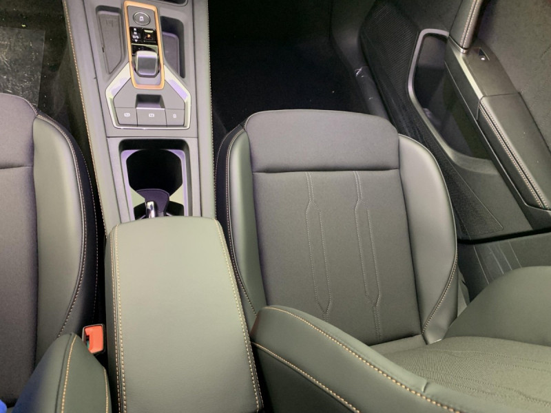 Photo 24 de l'offre de Cupra Terramar 1.5 eHybrid 204 ch DSG6 V à 40998€ chez Carlyss automobiles Vitré