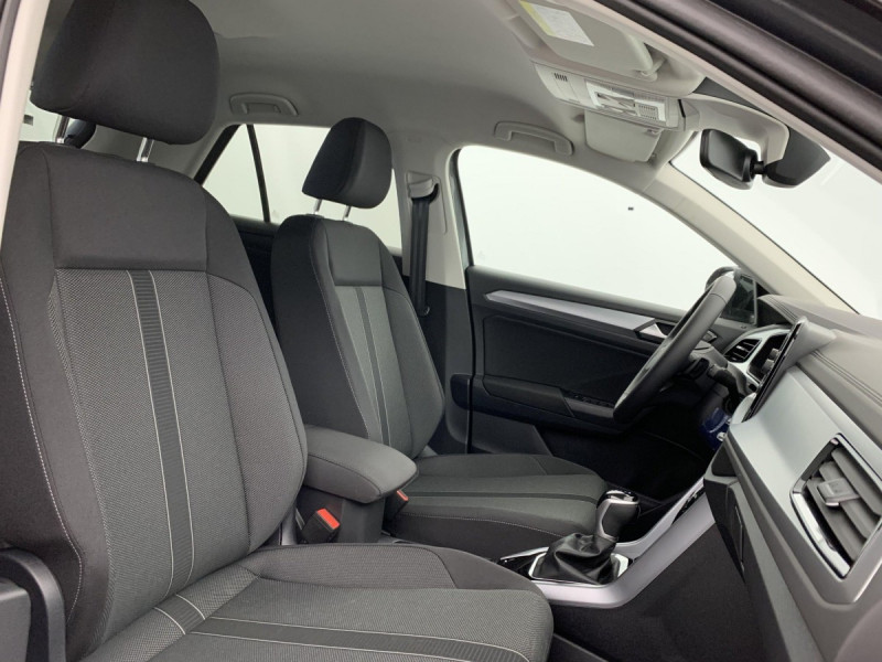 Photo 9 de l'offre de VOLKSWAGEN T-roc 2.0 TDI 150 Start/Stop DSG7 Life Plus à 32558€ chez Carlyss automobiles Vitré