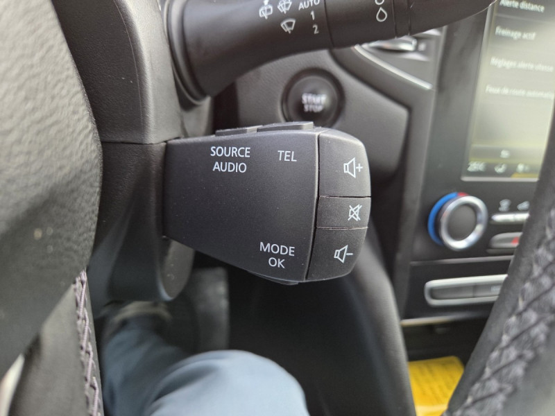 Photo 21 de l'offre de Renault Mégane Berline (4) Intens TCe 140 FAP à 15990€ chez Carlyss automobiles Vitré