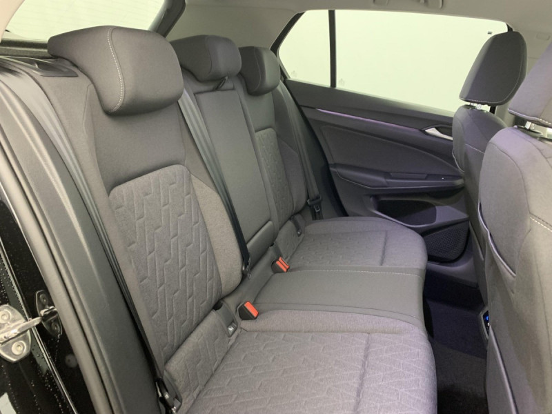 Photo 10 de l'offre de VOLKSWAGEN GOLF 8 1.5 ETSI EVO2 150 DSG7 LIFE PLUS à 32098€ chez Carlyss automobiles Vitré