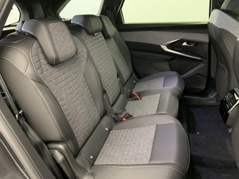 Photo 10 de l'offre de PEUGEOT 5008 Hybrid 145 e-DCS6 Allure à 31998€ chez Carlyss automobiles Vitré