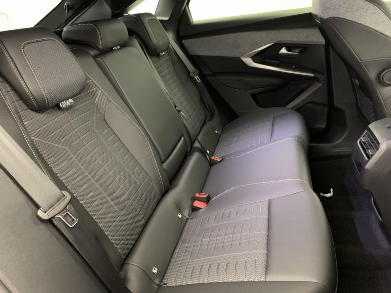 Photo 10 de l'offre de PEUGEOT 3008 Hybrid 145 e-DCS6 GT à 32568€ chez Carlyss automobiles Vitré