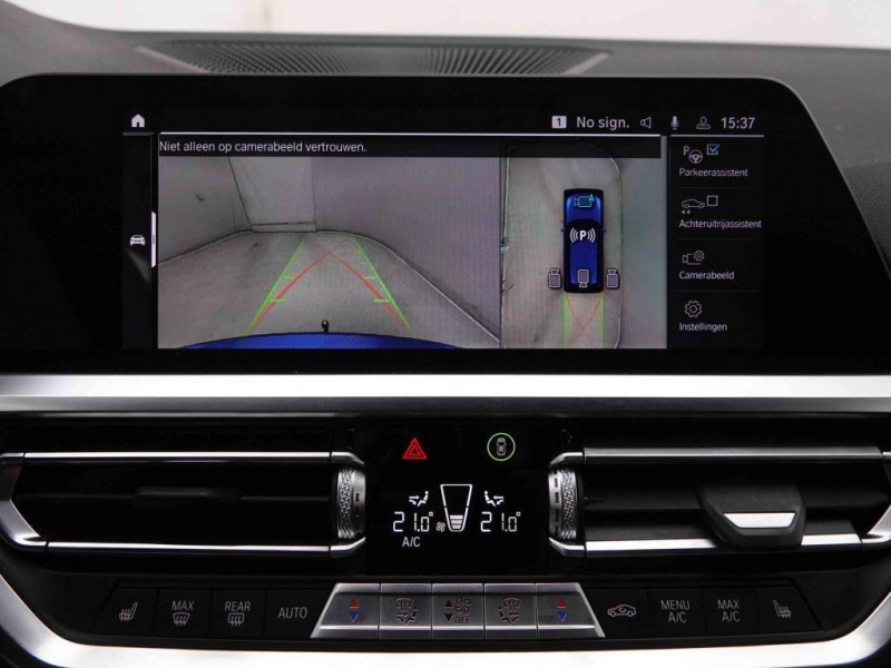 Photo 10 de l'offre de Bmw 3 330e PHEV 292 Touring M-Sport à 38602€ chez Carlyss automobiles Vitré